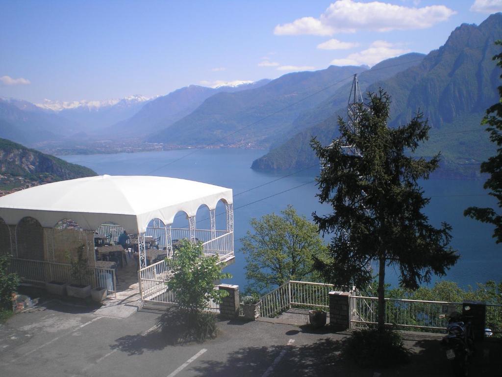 Hotel Poggio D'Oro Рива-ді-Сольто Екстер'єр фото