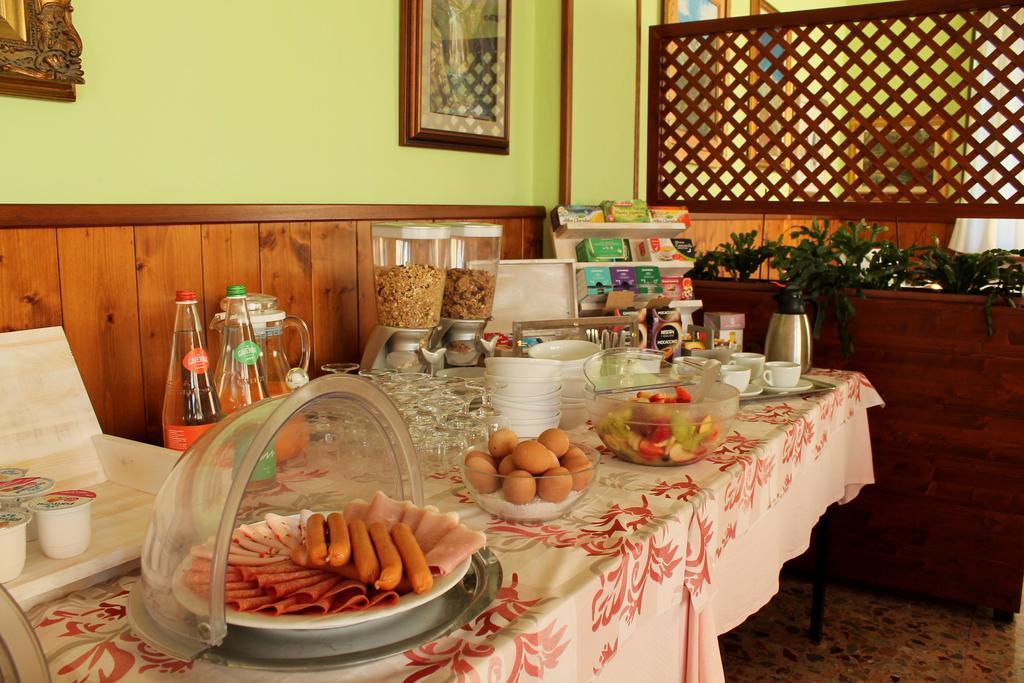 Hotel Poggio D'Oro Рива-ді-Сольто Екстер'єр фото