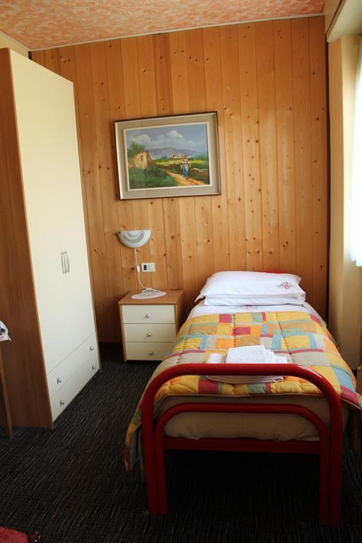 Hotel Poggio D'Oro Рива-ді-Сольто Екстер'єр фото