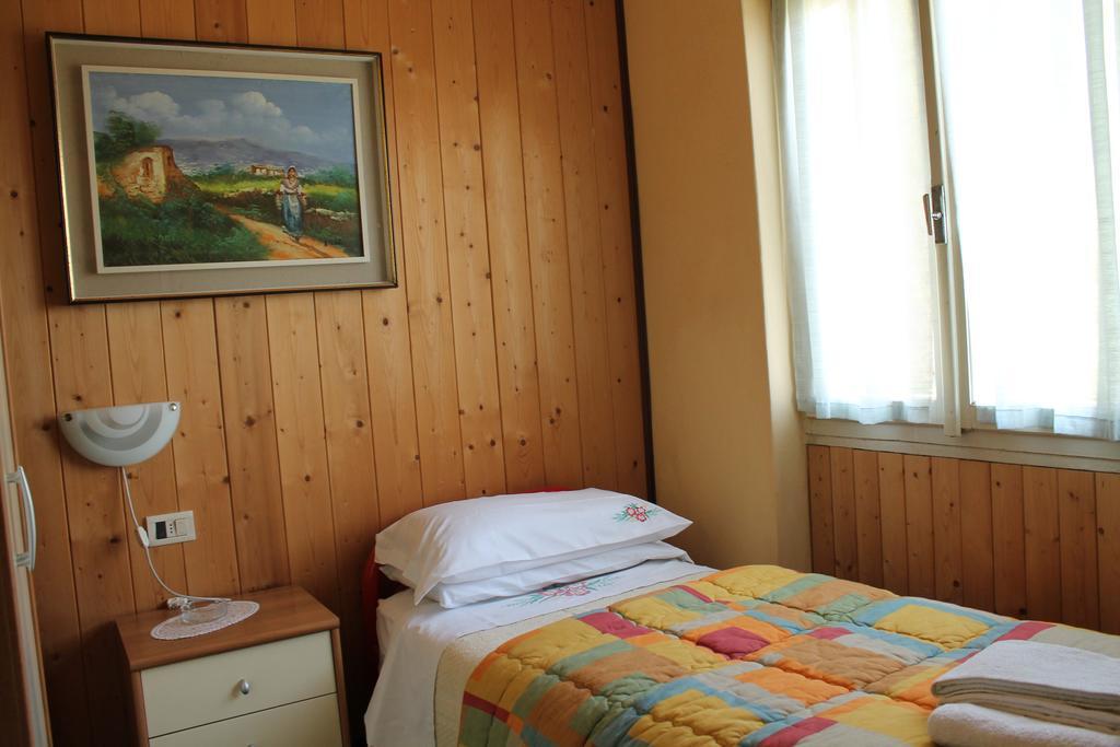 Hotel Poggio D'Oro Рива-ді-Сольто Екстер'єр фото