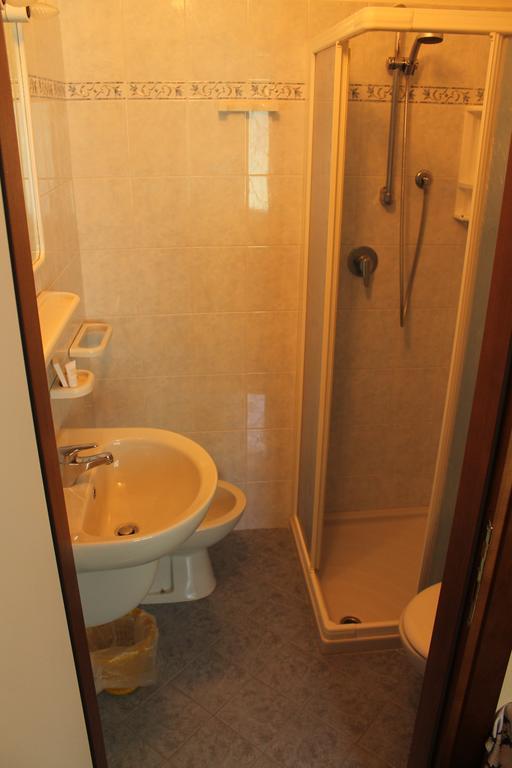 Hotel Poggio D'Oro Рива-ді-Сольто Екстер'єр фото